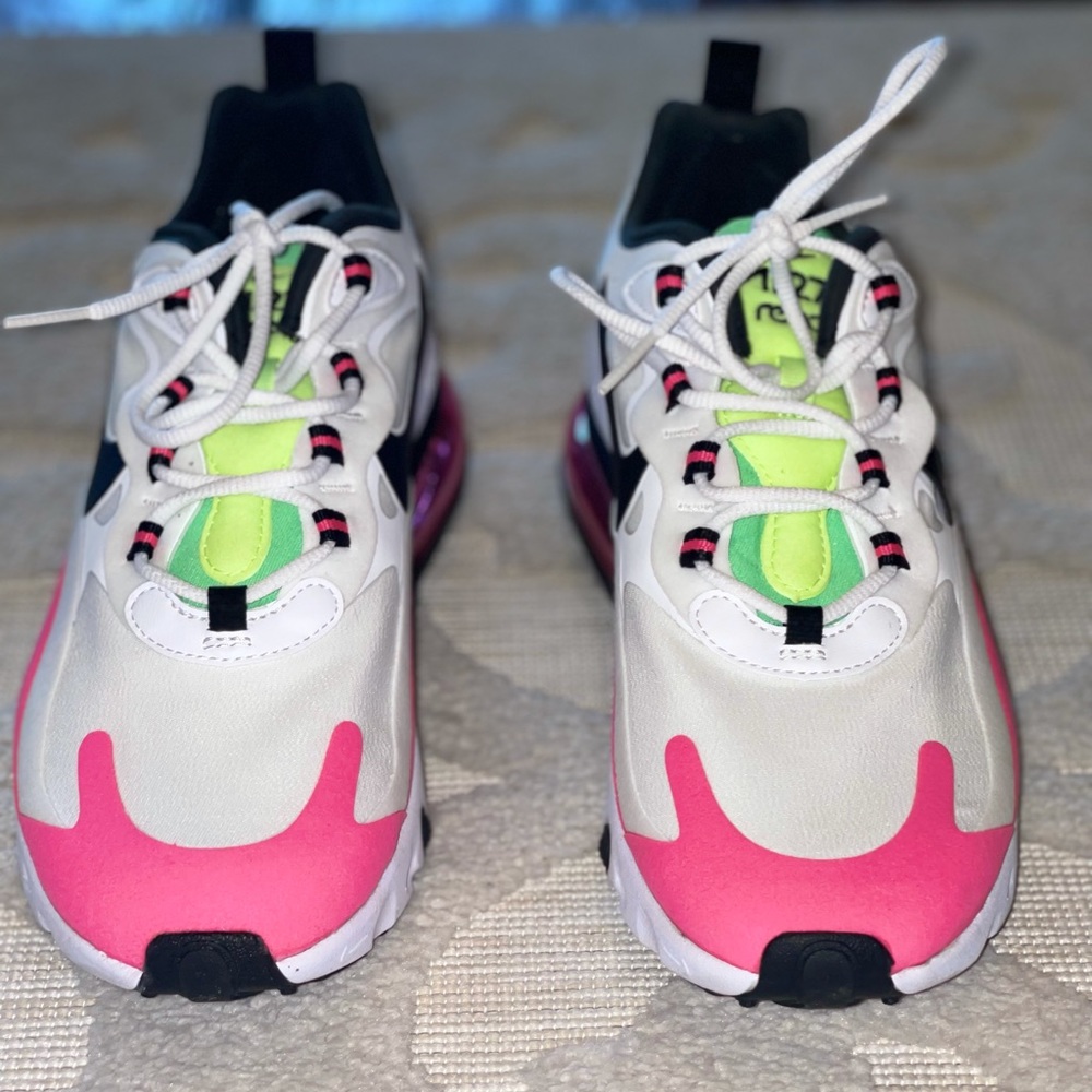 Nike Women’s Air Max React 270 Size 8